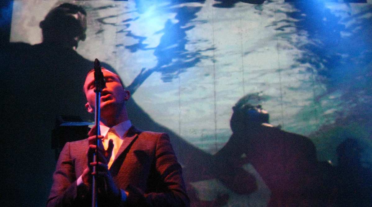 HURTS BARCELONA 12-2-2011