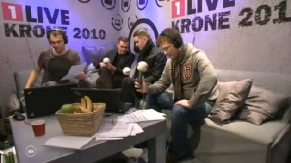 HURTS AT 1 LIVE KRONE