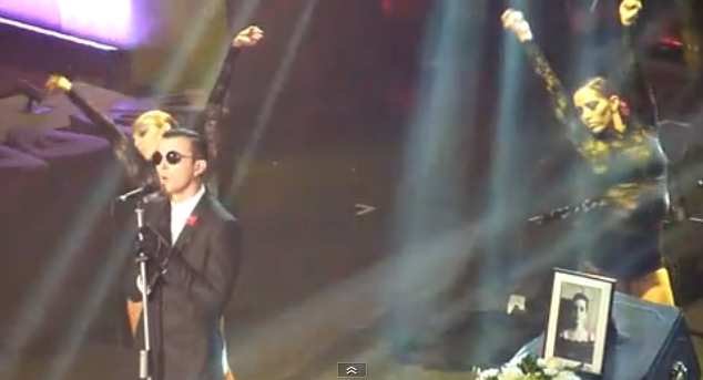 HURTS NME AWARS 2011 ABSOLUTE RADIO