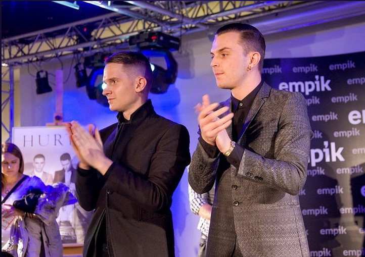 HURTS. FIRMAS EN EMPIK. VARSOVIA