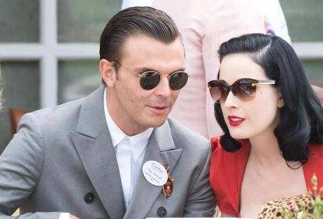 THEO & DITA
