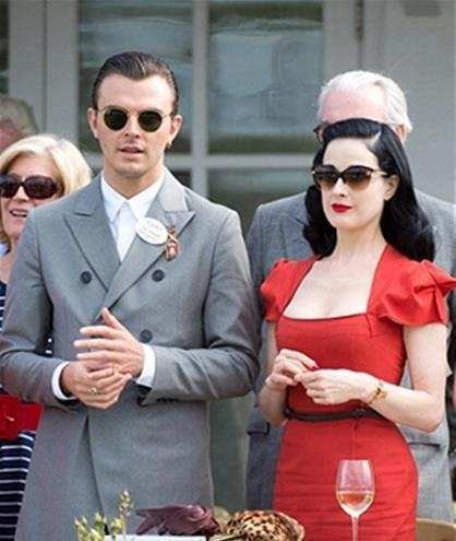THEO & DITA