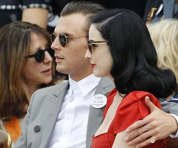 THEO & DITA
